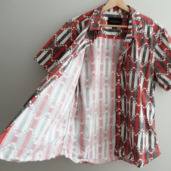 Wildfang Woman's Essential Short Sleeve Button Up Red Gray White Geometric XL - Picture 3 of 16